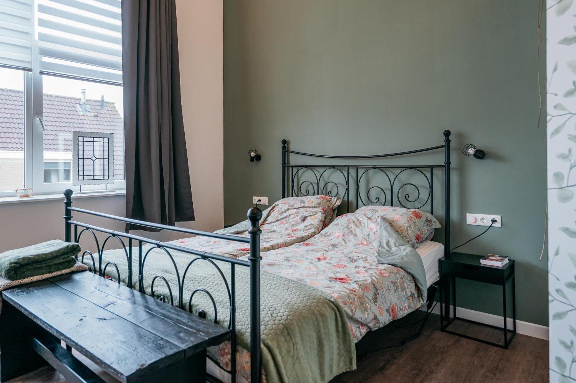 Klooster Achthuizen Bed & Breakfast Exterior photo